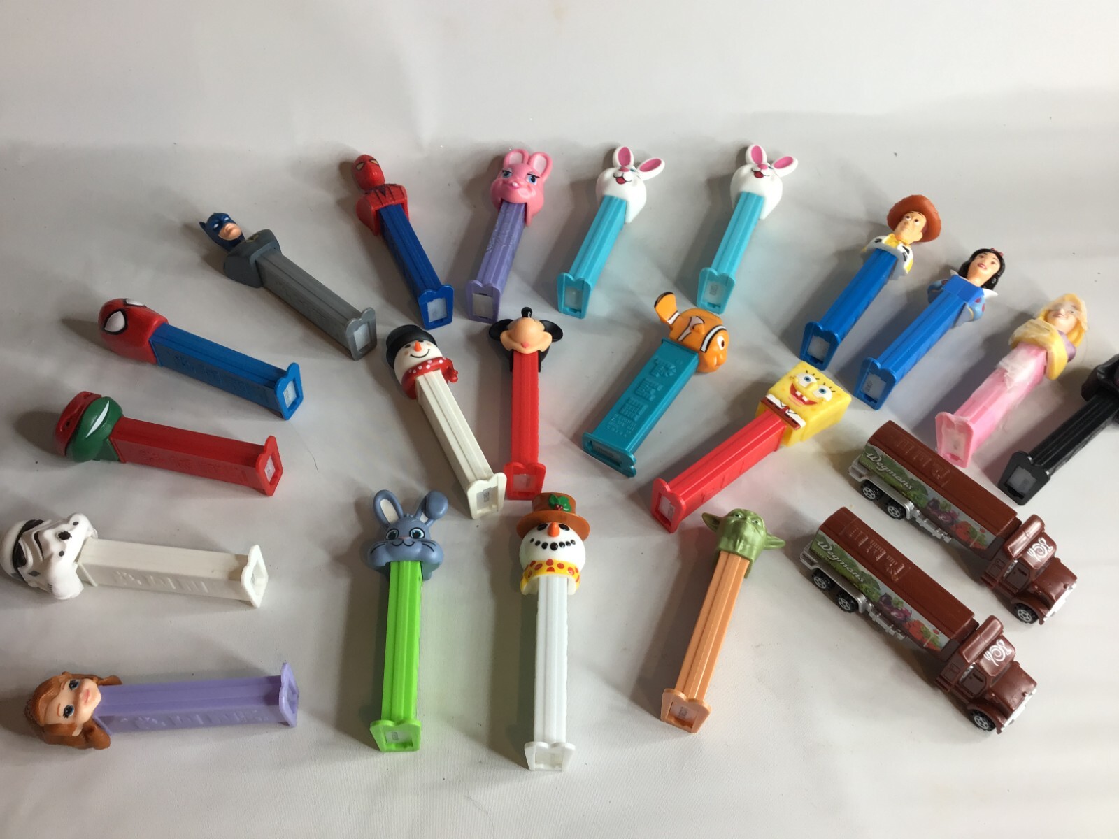 Huge Vintage Lot 22 Loose Pez dispensers Disney cartoon animation toon Asst NN