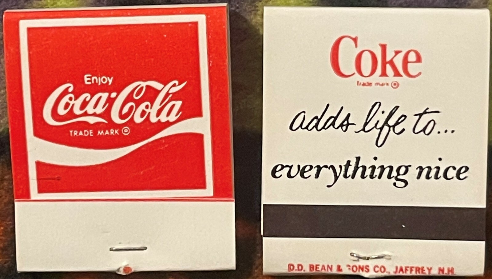 Vintage NOS 1970s Coca-Cola Matchbook 🔥 Coke Adds Life Unused
