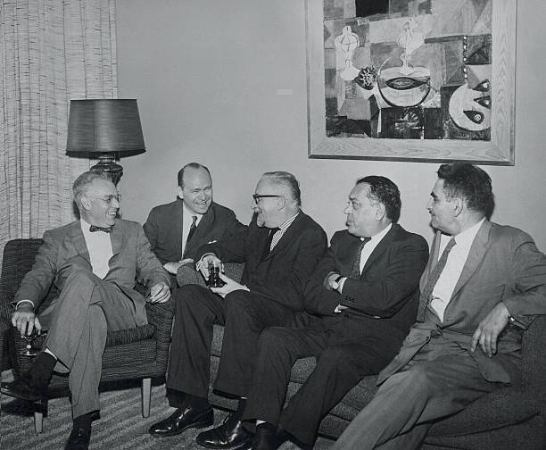 Waltham Massachusetts Arts experts examined present state visua- 1962 Old Photo