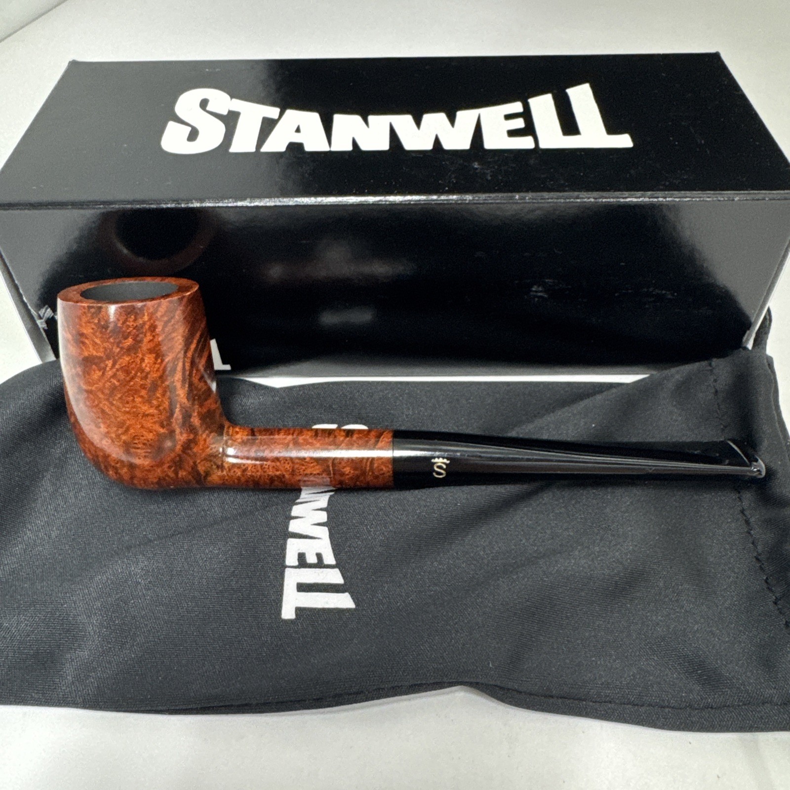 Stanwell Royal Guard Briar Tobacco Pipe Style 107 - Smooth Finish - New Stanwell Royal Guard Briar Tobacco Pipe Style 107 - Smooth Finish - New