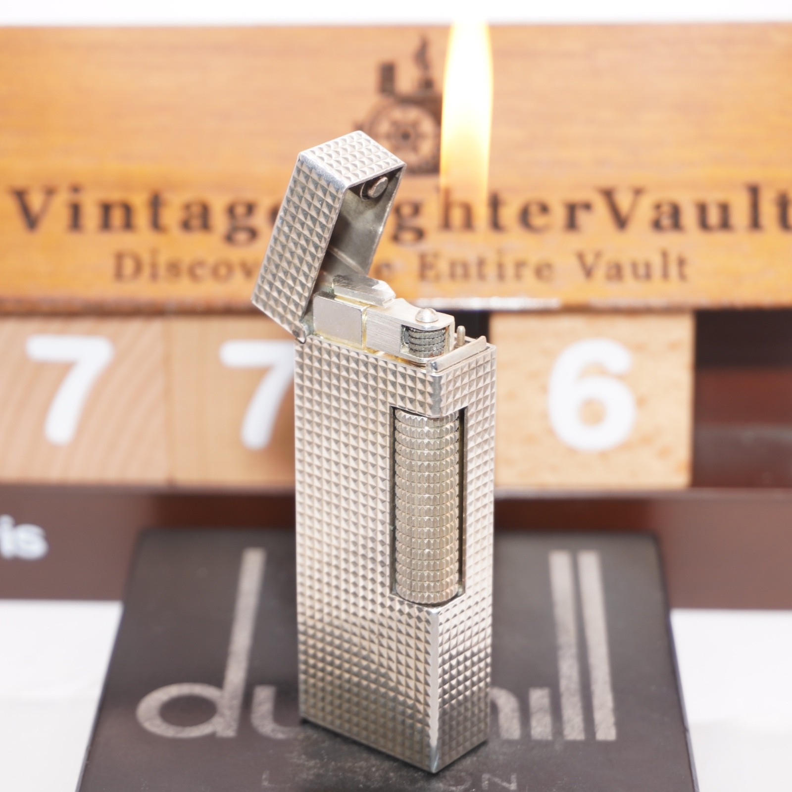 Dunhill Lighter Silver Plate Hobnail Pattern _Ultrasonically Cleaned_Working Dunhill Lighter Silver Plate Hobnail Pattern _Ultrasonically Cleaned_Working