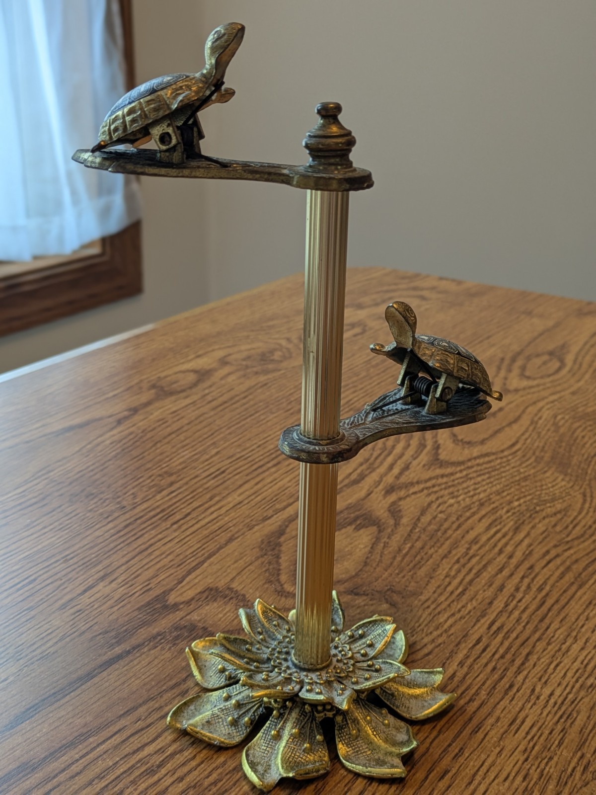 VTG 1972 Allied Brass Turtle Clip Desk Adjustable Note Holder Lotus Flower Base VTG 1972 Allied Brass Turtle Clip Desk Adjustable Note Holder Lotus Flower Base