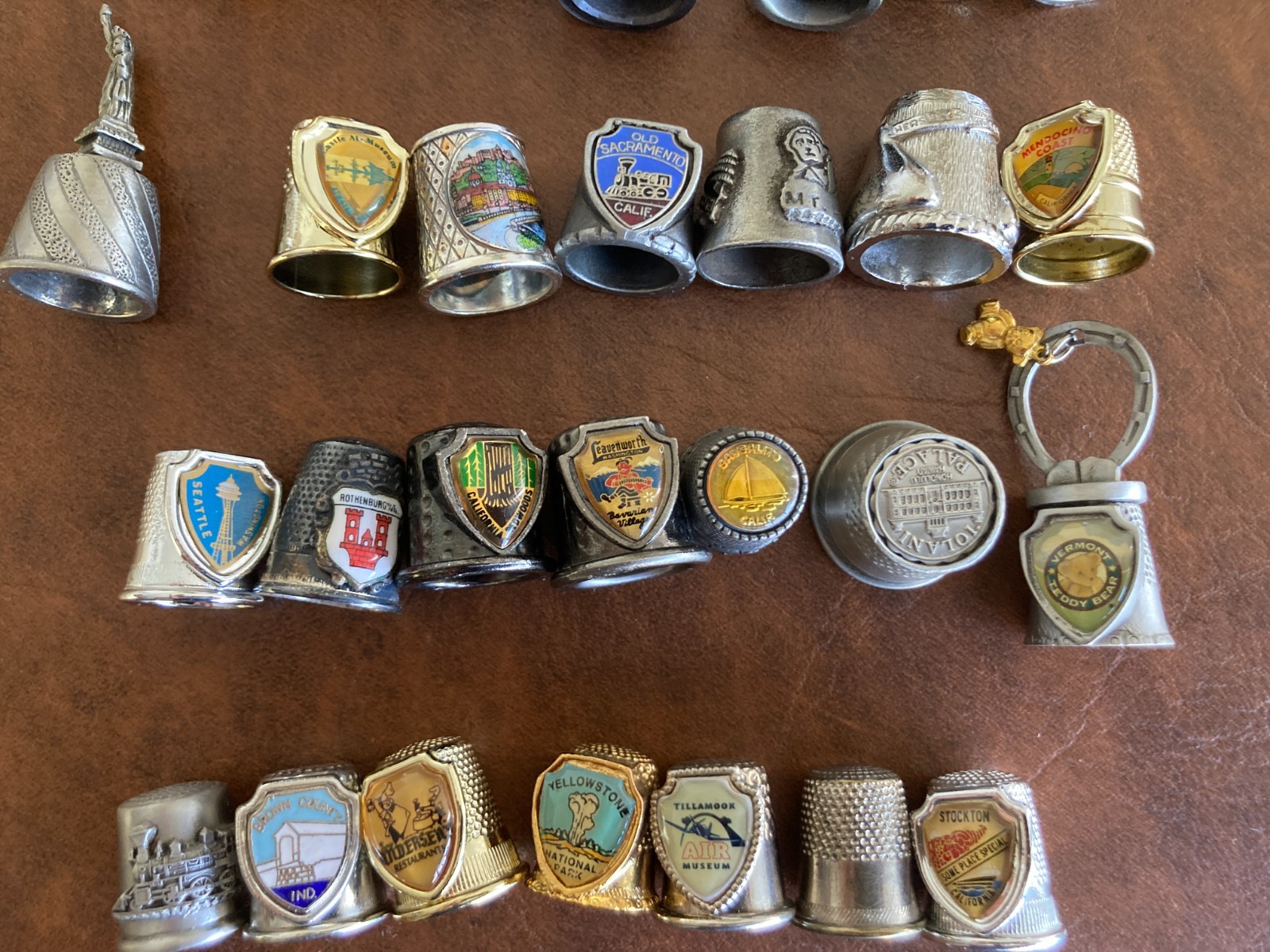 Vintage Pewter, Porcelain, Thimbles Mixed Lot of 28 Pieces Vintage Pewter, Porcelain, Thimbles Mixed Lot of 28 Pieces