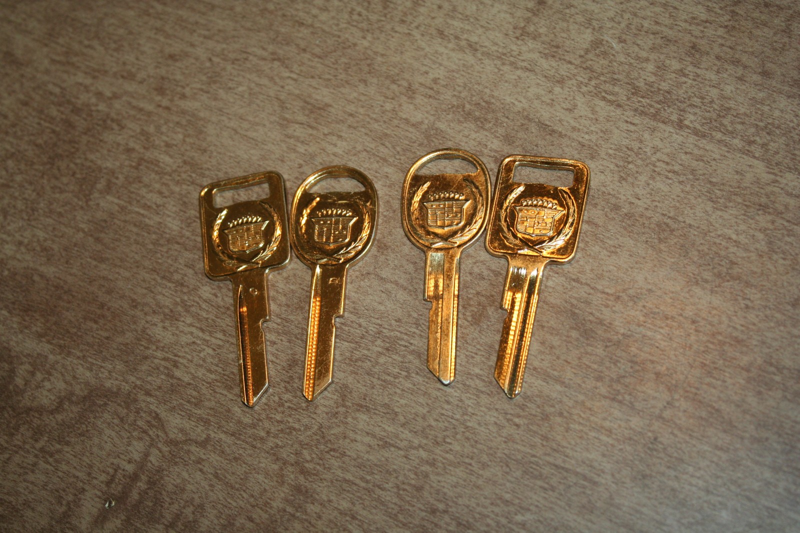 Set Of 4 Uncut Vintage Cadillac Gold Plated Key Blanks See Pix Set Of 4 Uncut Vintage Cadillac Gold Plated Key Blanks See Pix