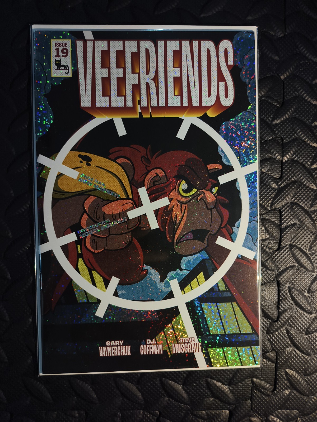 VeeFriends Comic Book #19 Moral Monkey Shimmer Foil Cover /299 VeeFriends Comic Book #19 Moral Monkey Shimmer Foil Cover /299