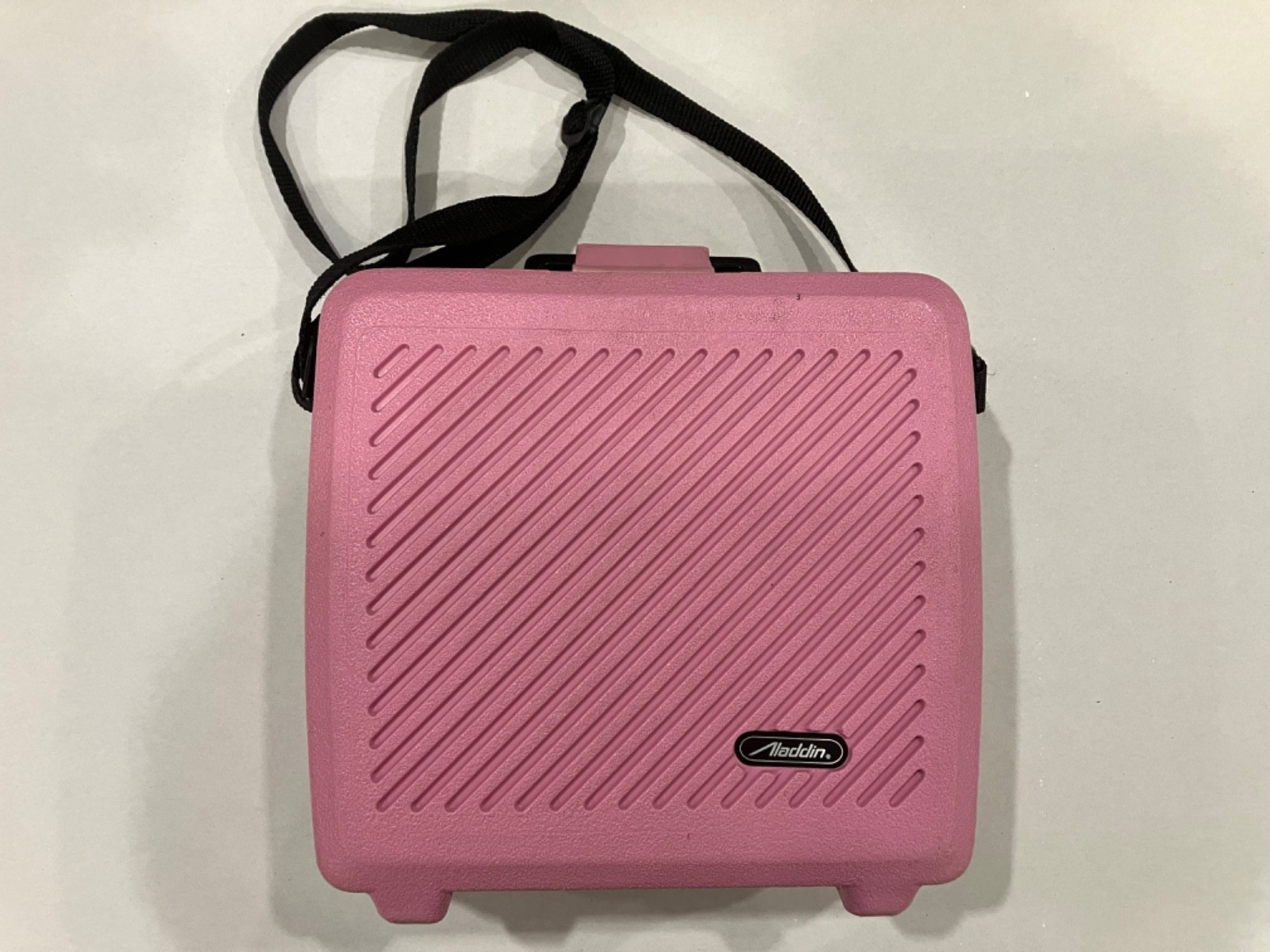 Vintage Alladin insulated pink lunchbox 1980’s Vintage Alladin insulated pink lunchbox 1980’s