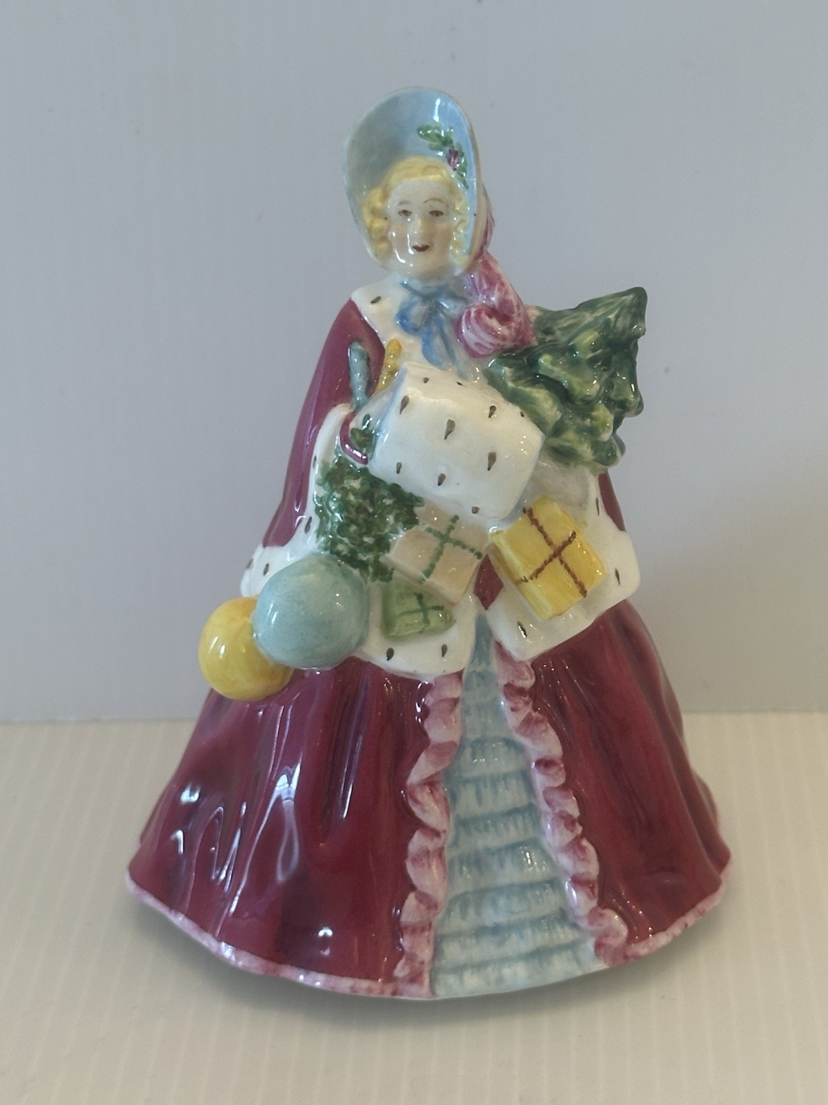 VTG 40s ROYAL WORCESTER ENGLAND “NOEL” RED DRESS#2905 FIGURINE READ