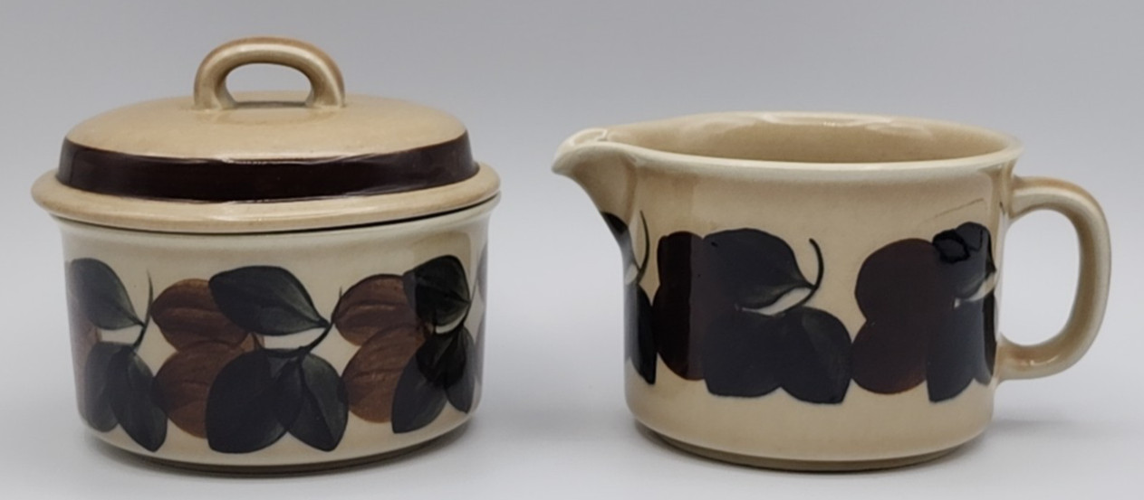 Ruija Troubadour Arabia Finland Lidded Sugar with Creamer