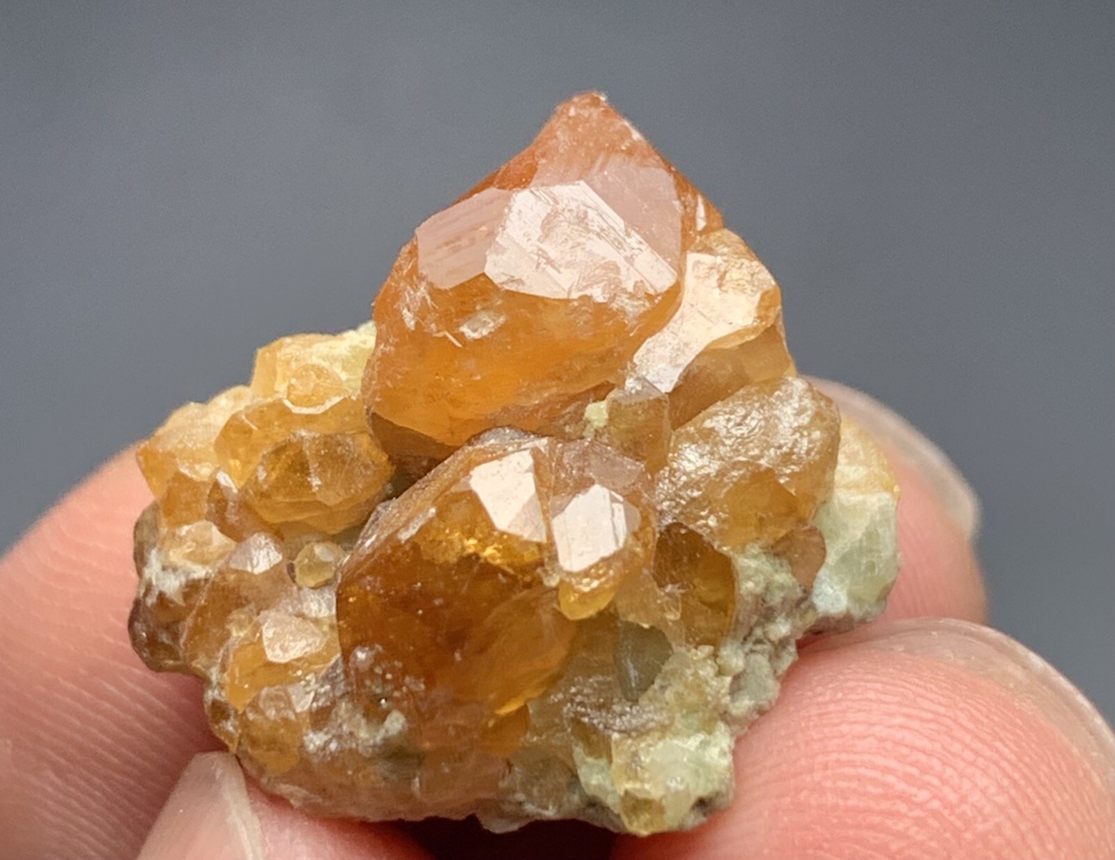 32 Cts Natural Garnet Crystal Specimen From Pakistan.