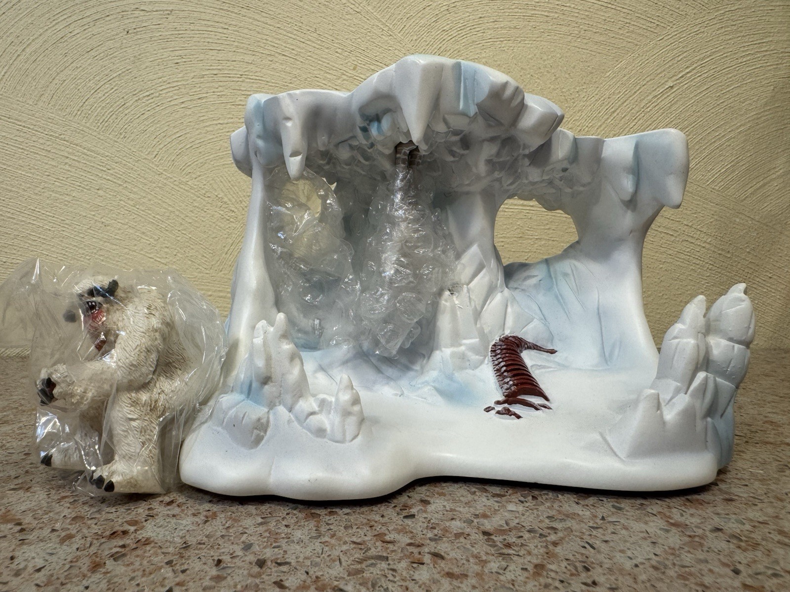 Hawthorne Village Star Wars Wampa Cave Galactic Village 2012 COA #A0802 Hawthorne Village Star Wars Wampa Cave Galactic Village 2012 COA #A0802