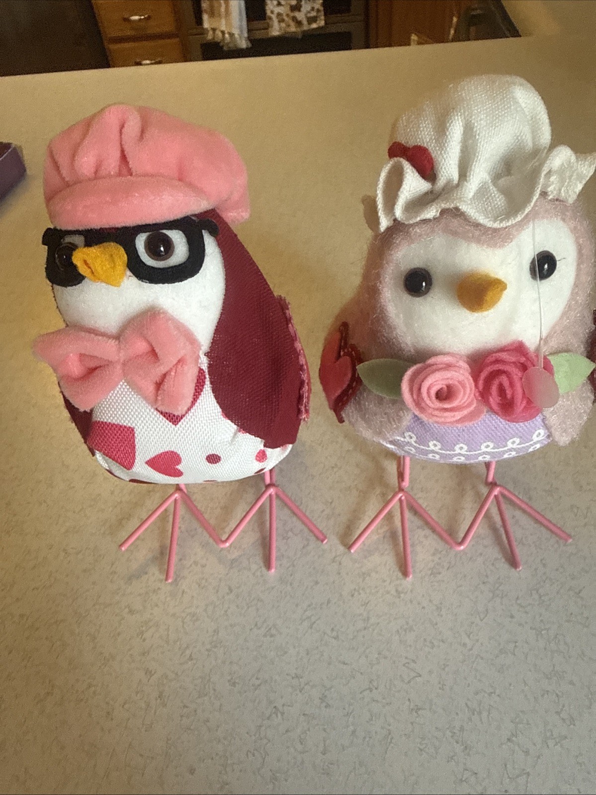 Valentines Day Holiday Birds Lot Of 2 Walmart Celebrate Red Pink White Hearts VG