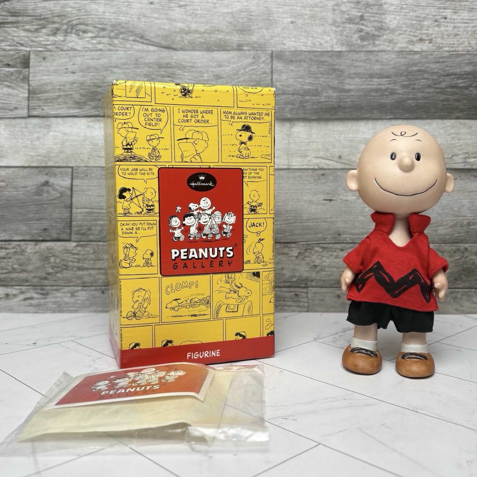 2000 Hallmark Peanuts Gallery Charlie Brown Figurine Limited Edition 2000 Hallmark Peanuts Gallery Charlie Brown Figurine Limited Edition
