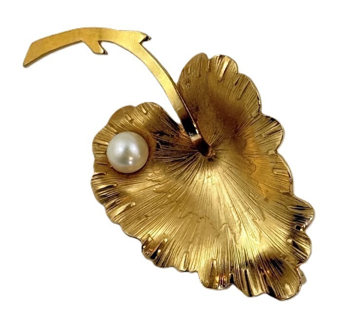 Vintage Wells 14K Gold Filled Scalloped Edge Leaf Pin Floral Botanical
