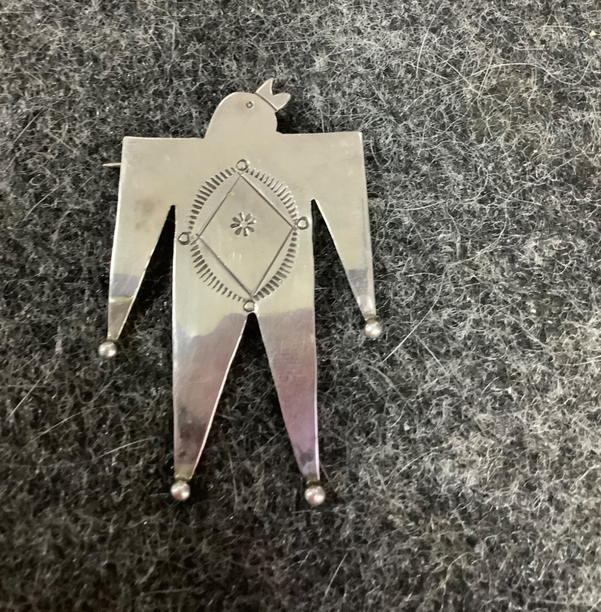 VTG NATIVE AMERICAN BIRD HEAD MAN STERLING SILVER BROOCH VTG NATIVE AMERICAN BIRD HEAD MAN STERLING SILVER BROOCH