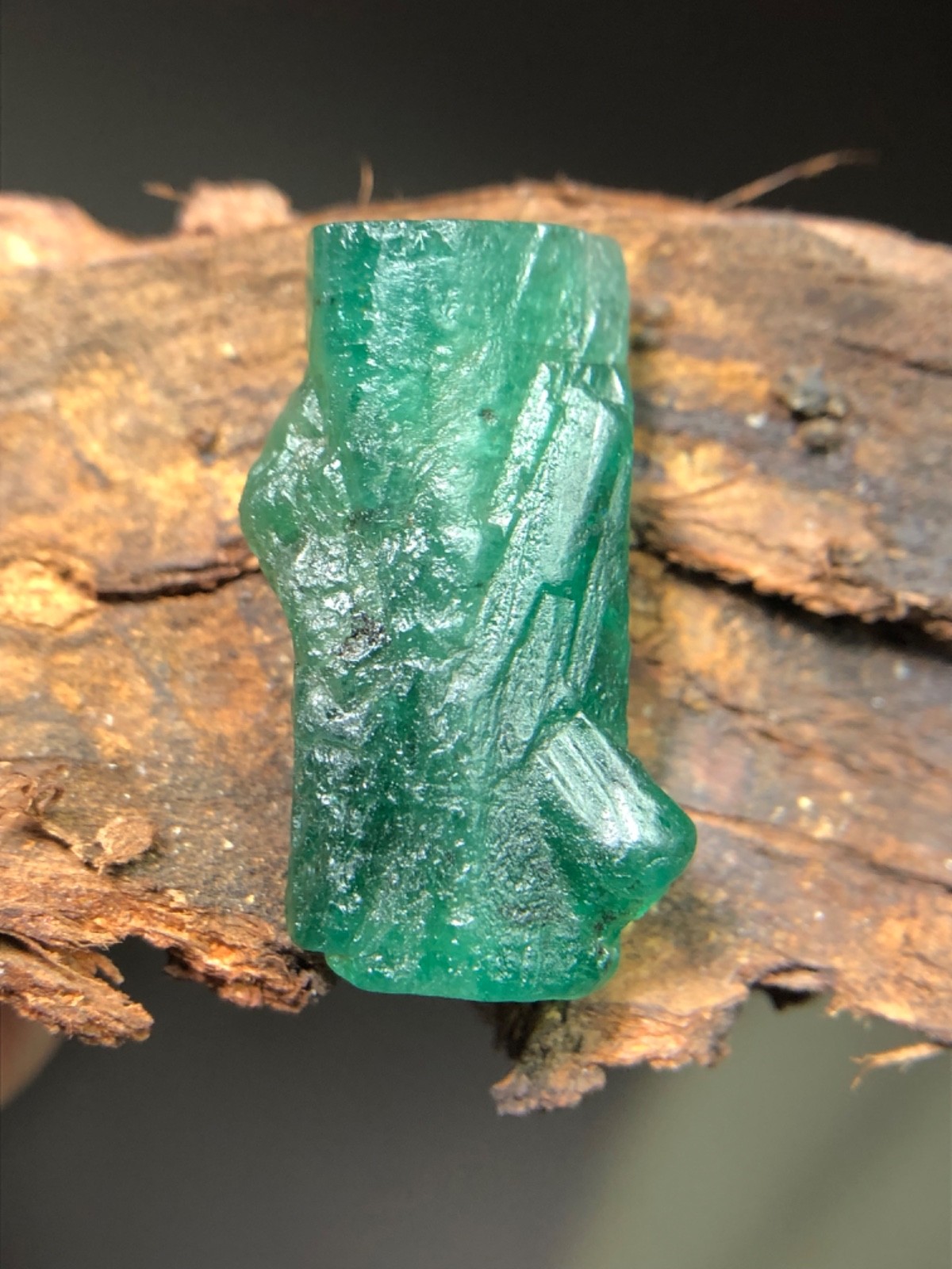 Natural Emerald Rough 12 Ct Green Raw Crystal 21x10.70x6.30mm Untreated Raw.