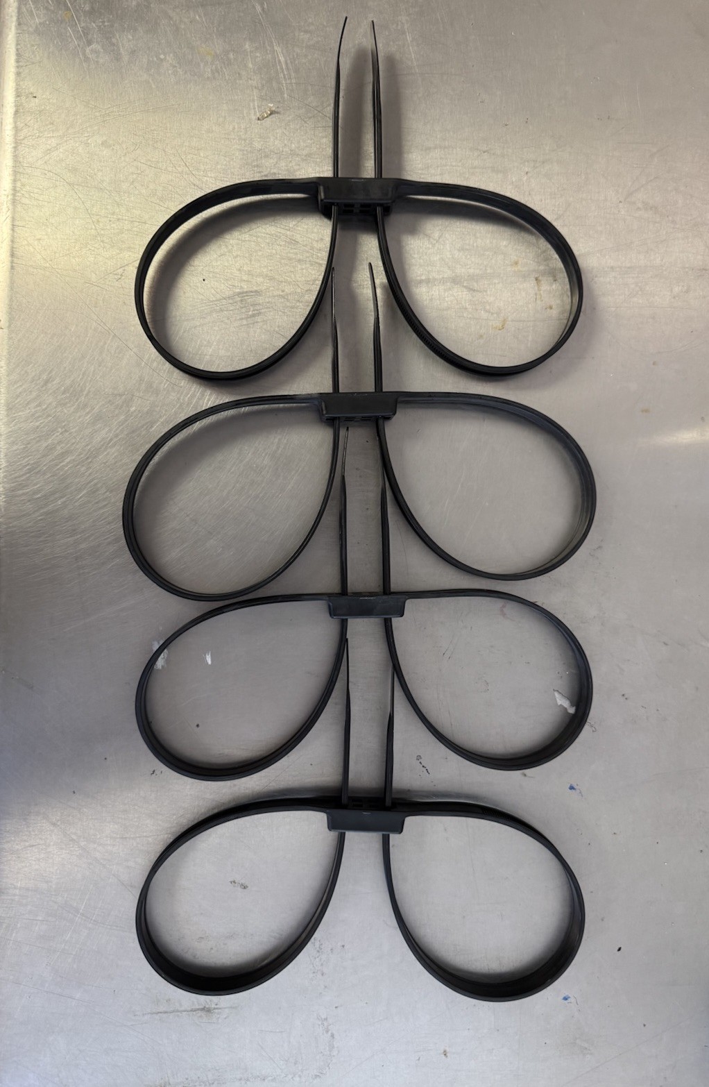 4 Pack-Nylon Handcuffs (NEW) - 13mm X 880mm 4 Pack-Nylon Handcuffs (NEW) - 13mm X 880mm