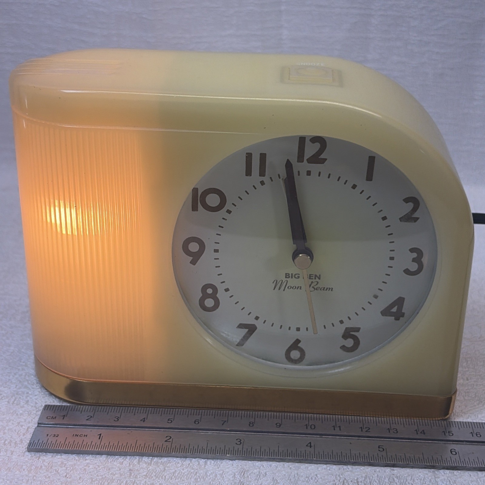 Vintage Big Ben Moon Beam Alarm Clock Yellow Lighted