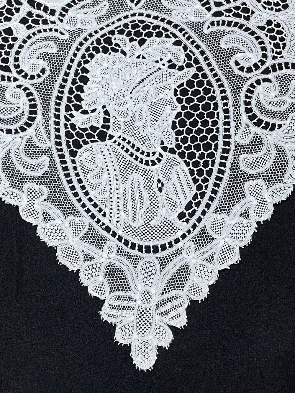 Antique Italian Cantu Bobbin Lace Figural Linen Tablecloth 96x69 & 12 Napkins