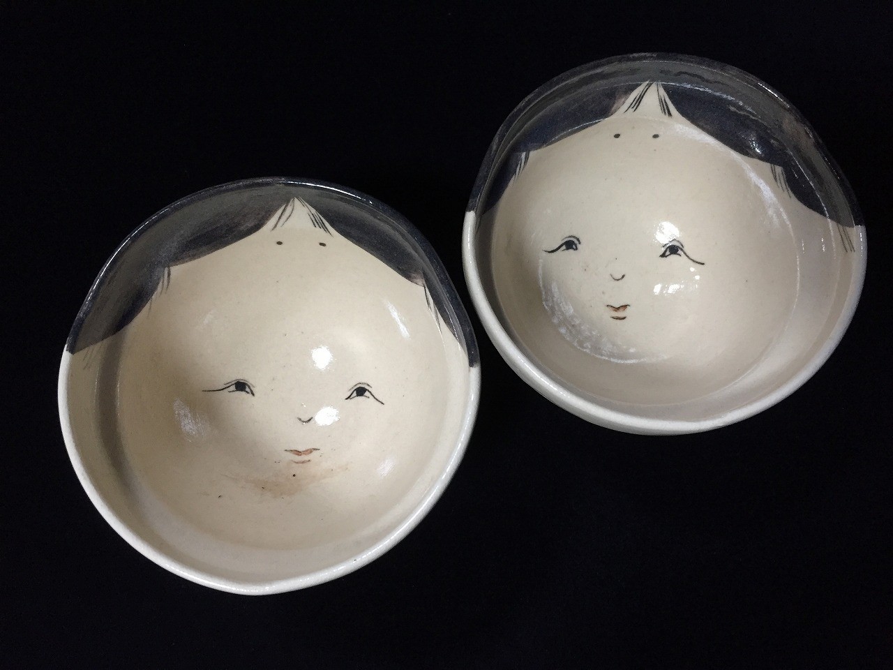 V0399 Vintage Japanese Pottery Chawan Bowls 2pc Set Face Hyakufuku Art