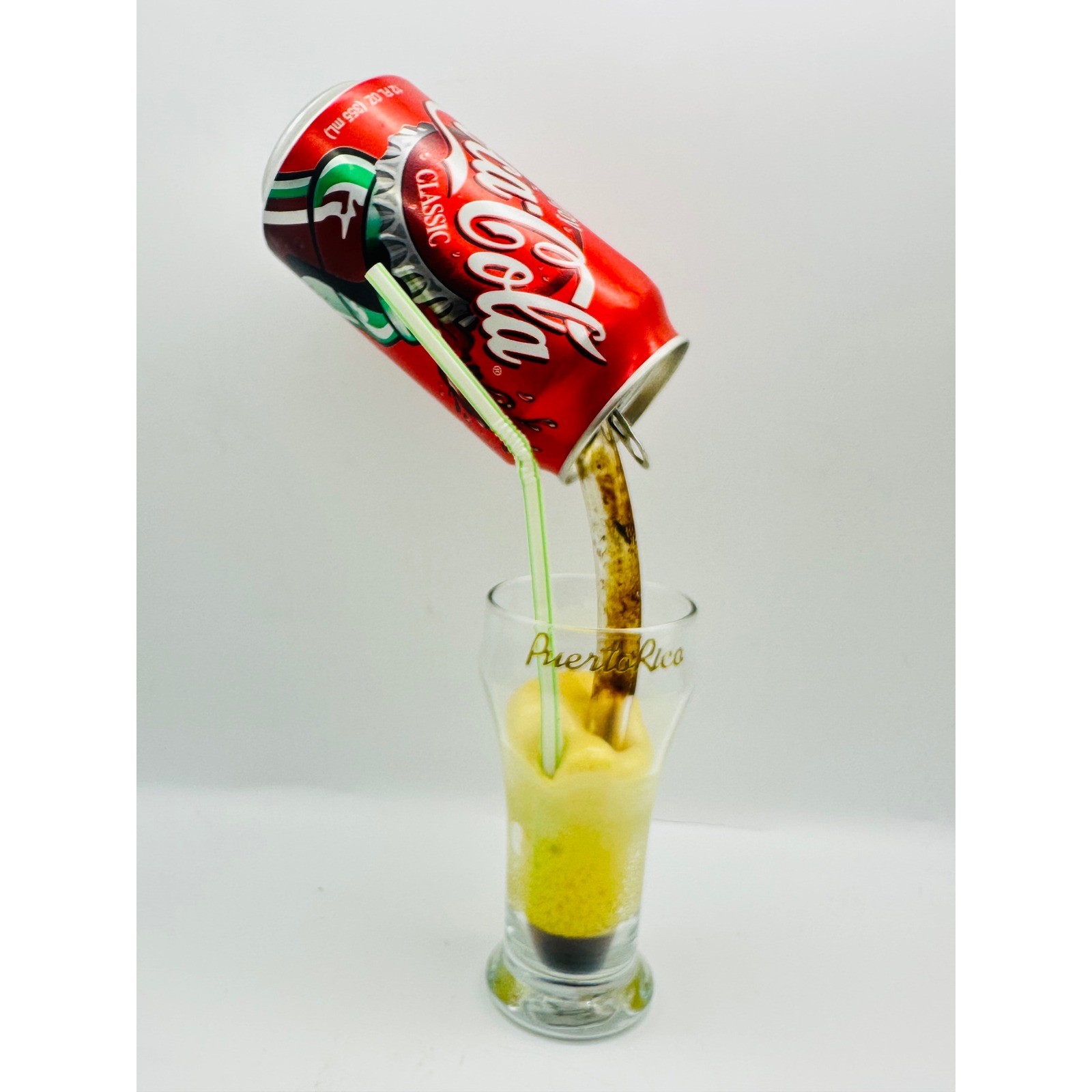 Vintage Frozen Moments Coca-Cola Floating Can Puerto Rico Souvenir Glass 11\ Vintage Frozen Moments Coca-Cola Floating Can Puerto Rico Souvenir Glass 11\
