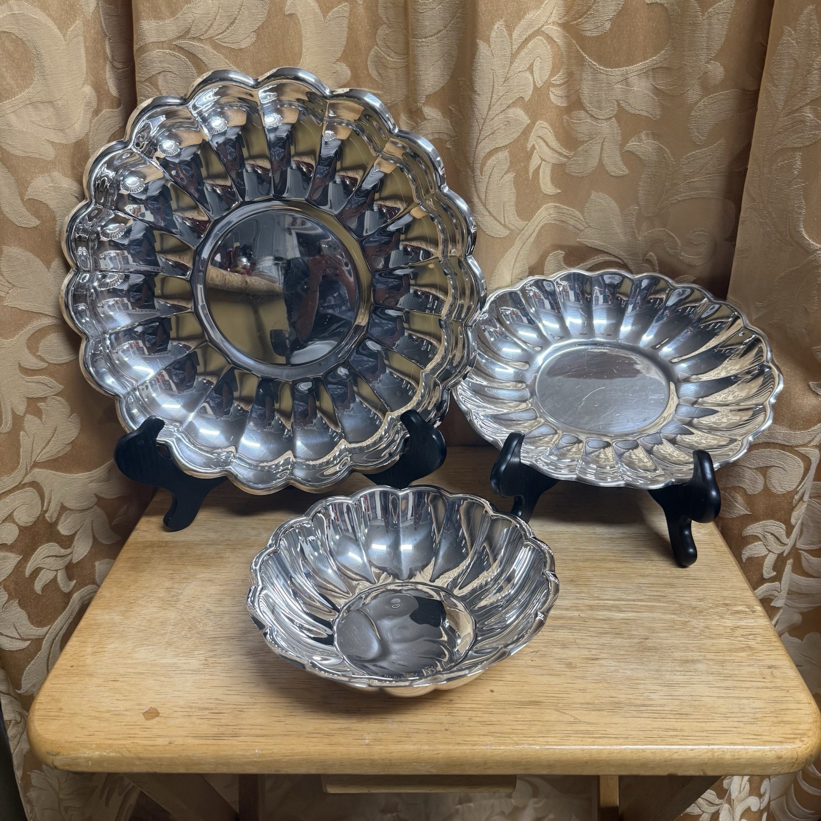 Vintage Reed & Barton Silver Plate Holiday round scalloped collections 3pcs