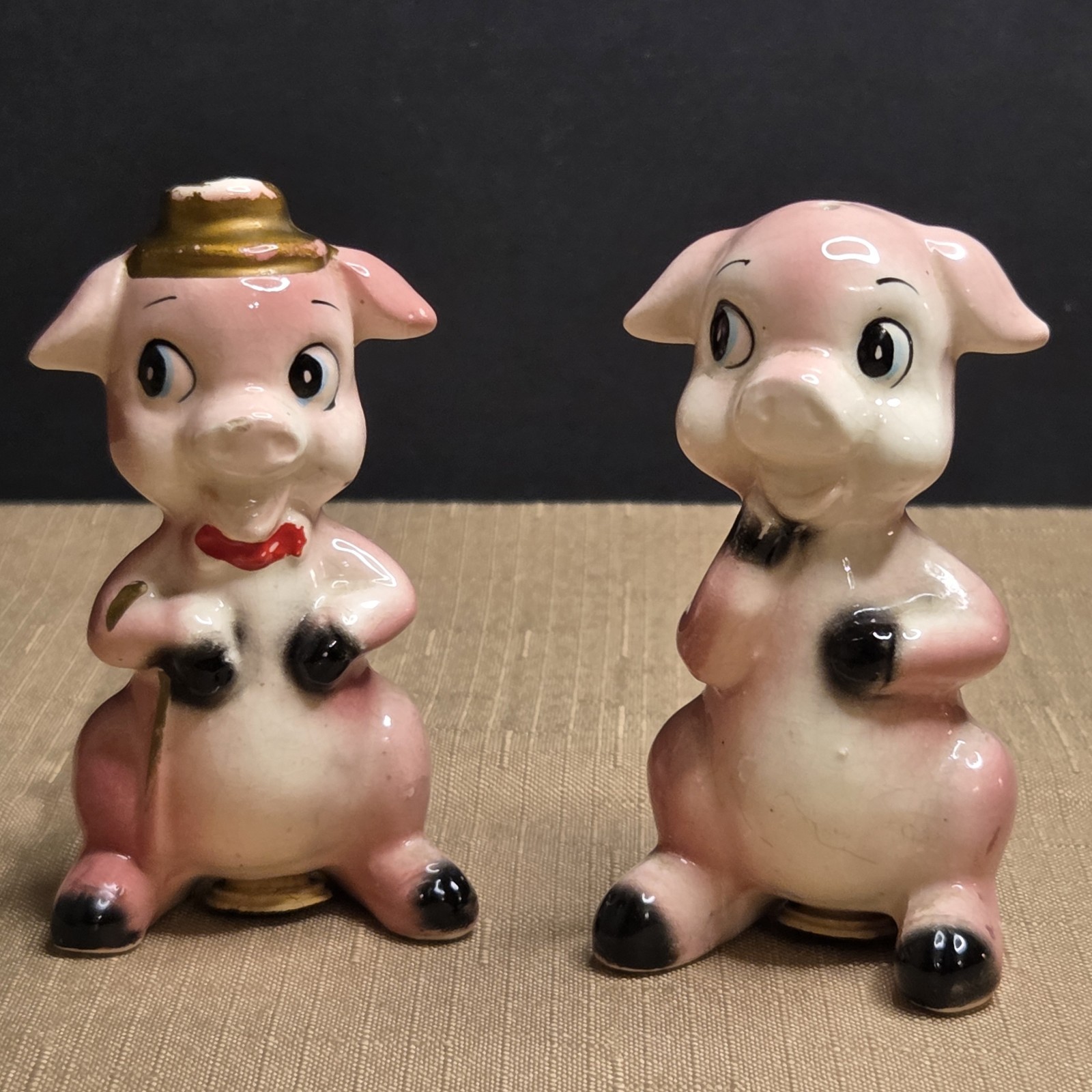 Coll/VTG: (preloved) 1950 Anthromorphic Pink Dapper Pig Salt & Pepper Shaker Set Coll/VTG: (preloved) 1950 Anthromorphic Pink Dapper Pig Salt & Pepper Shaker Set