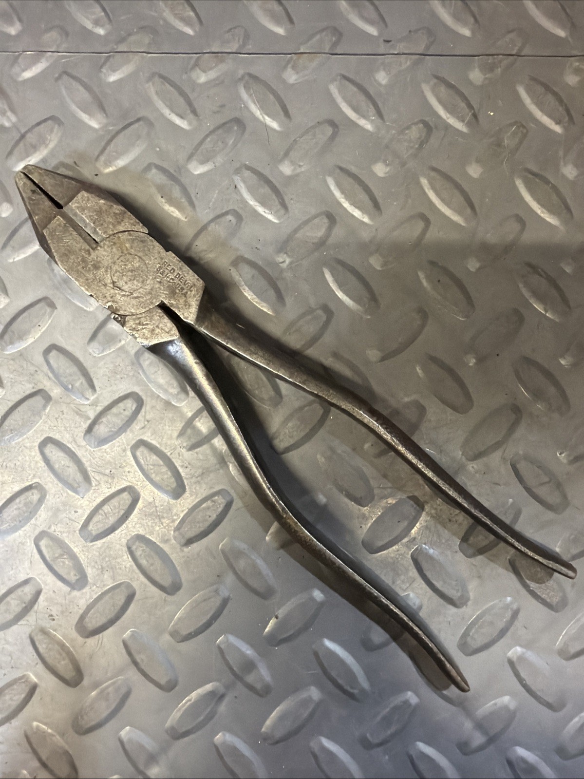 Vintage Red Devil Tools No. 1050 - 8-1/4\