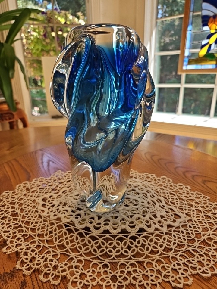 Blue Artglass Freeform Abstract Vase. Blue-to-Clear  10\