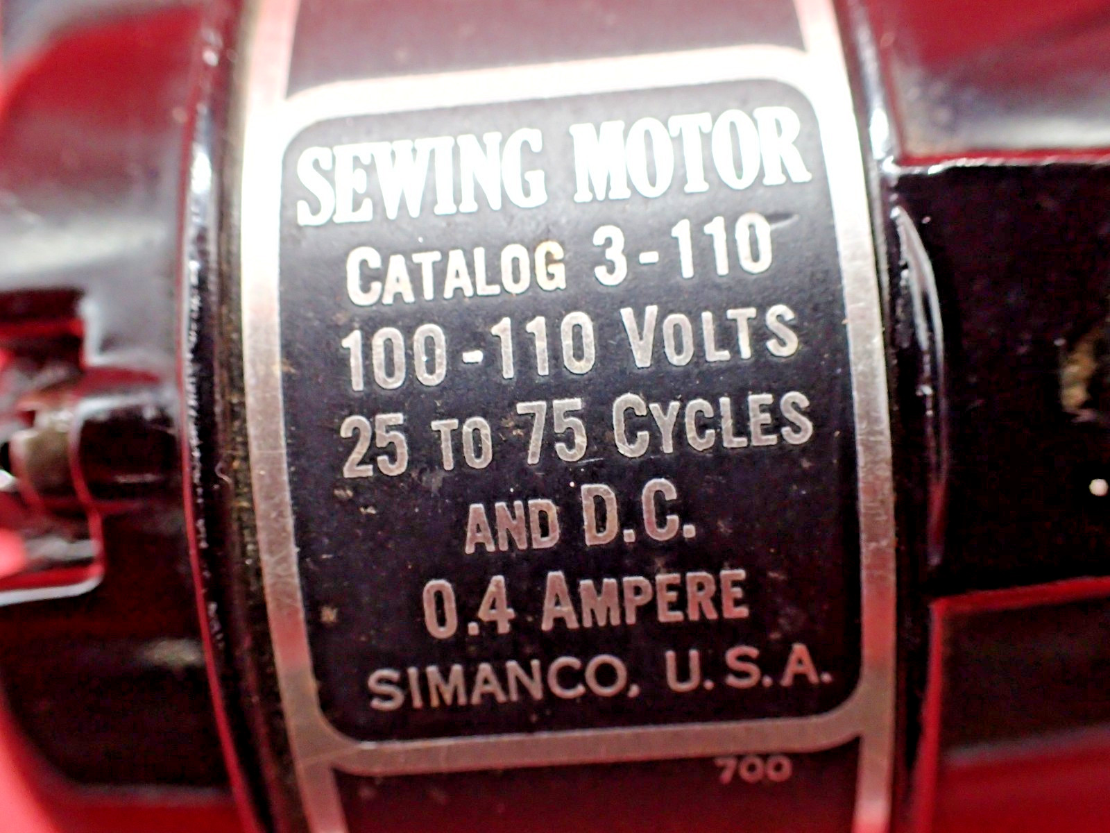 1946 Vintage Singer 221 FEATHERWEIGHT Sewing Machine CAT 3-110 Motor TESTED 1946 Vintage Singer 221 FEATHERWEIGHT Sewing Machine CAT 3-110 Motor TESTED