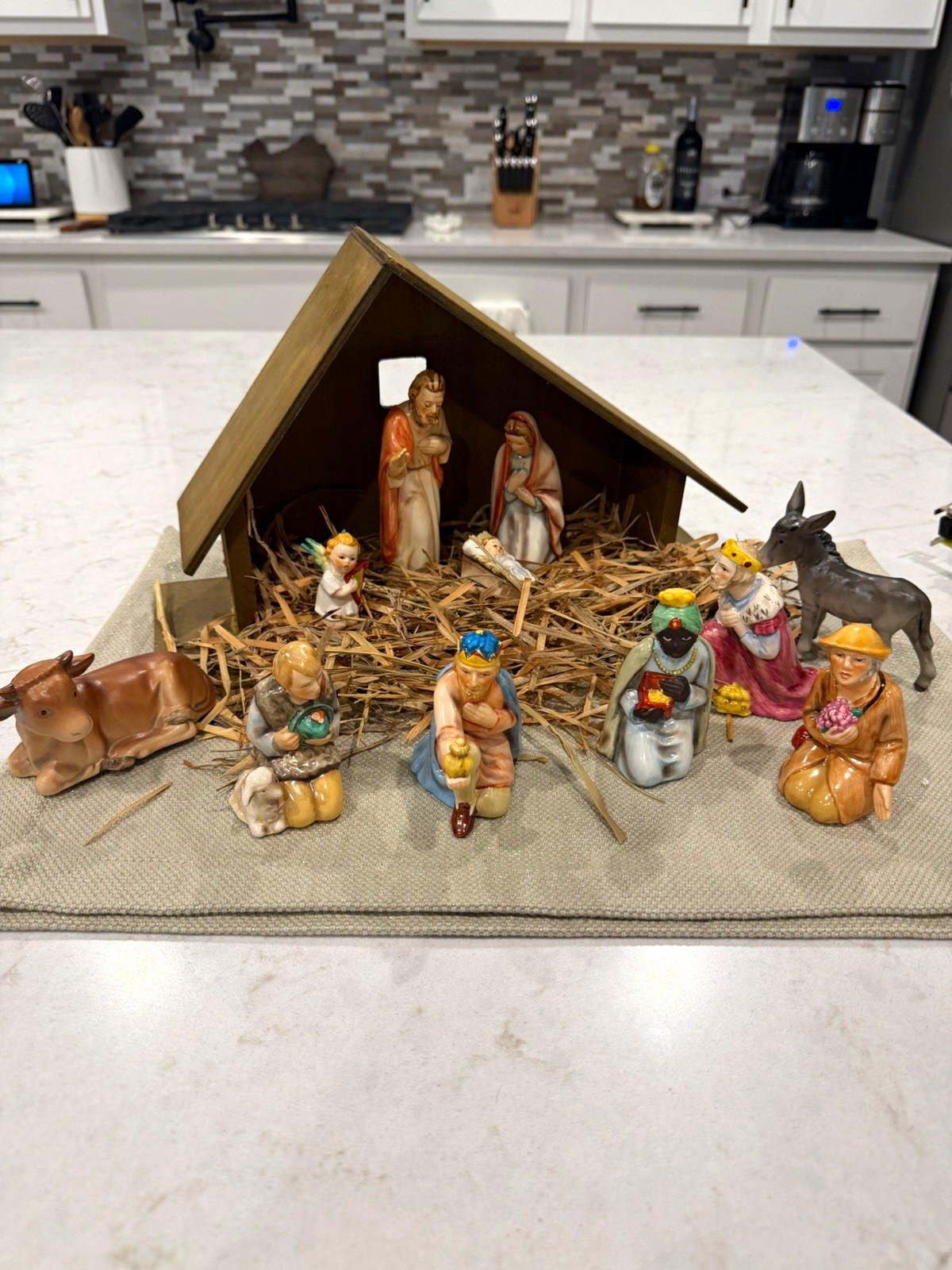 Goebel W. Germany Porcelain Nativity Set w/ Stable 11pc Mary Joseph Angel