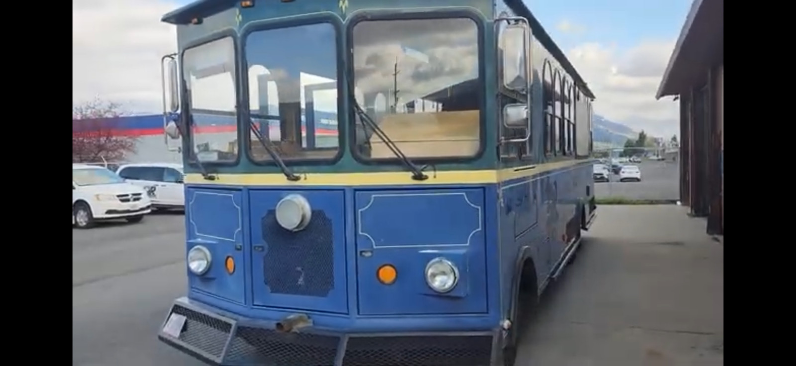 TROLLEY BUS CABLE CAR TOUR BUS CHEVY TROLLEY GMC TROLLEY WINE TOUR BUS TOUR BUS