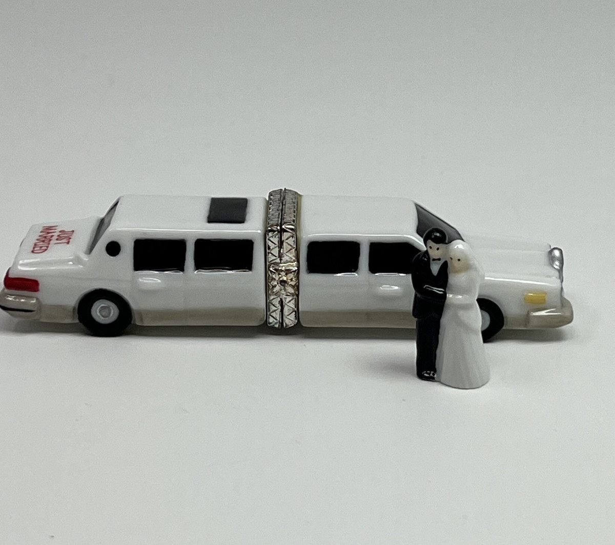 PHB Porcelain Hinged Trinket Box Just Married Wedding Limousine Figurine