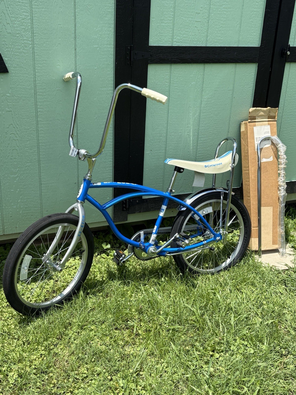 Schwinn 125th Anniversary Sting-Ray Muscle Bike White Blue W/ Extra Sissy Bar Schwinn 125th Anniversary Sting-Ray Muscle Bike White Blue W/ Extra Sissy Bar