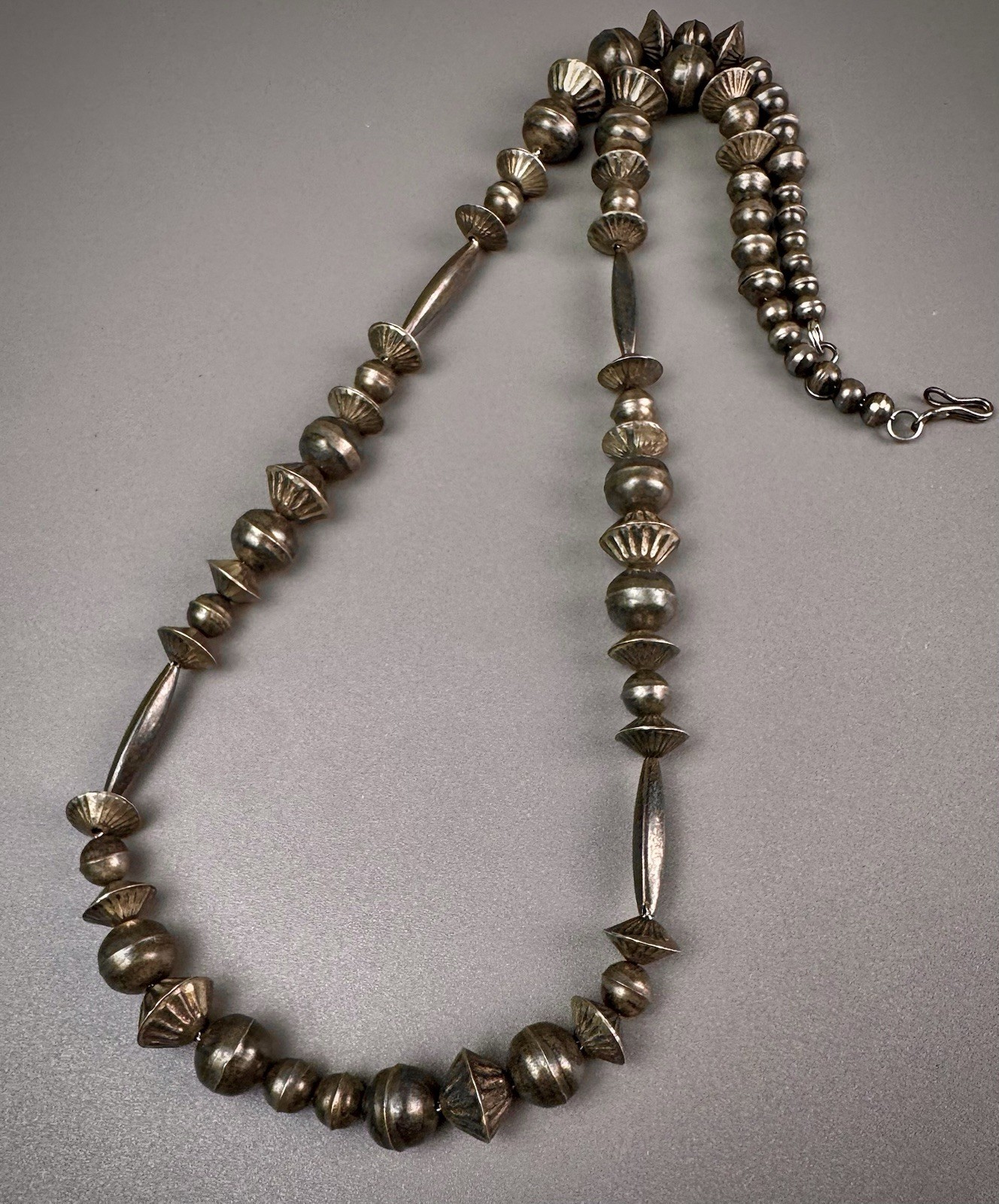 Vintage Navajo Old Pawn 28” Handcrafted Bench Bead Pearl Necklace WOW 🤩