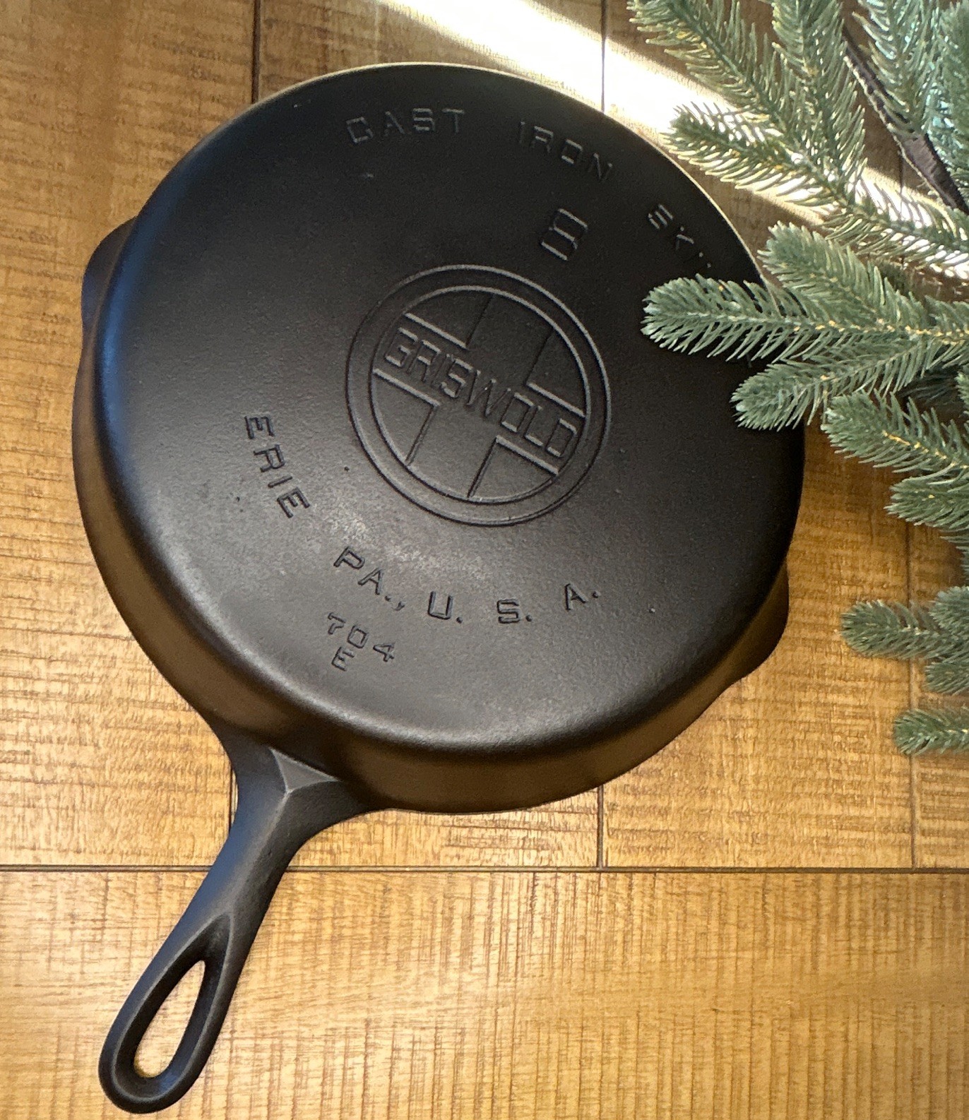 Vintage Griswold Cast Iron Skillet #8 Model 704 Erie PA