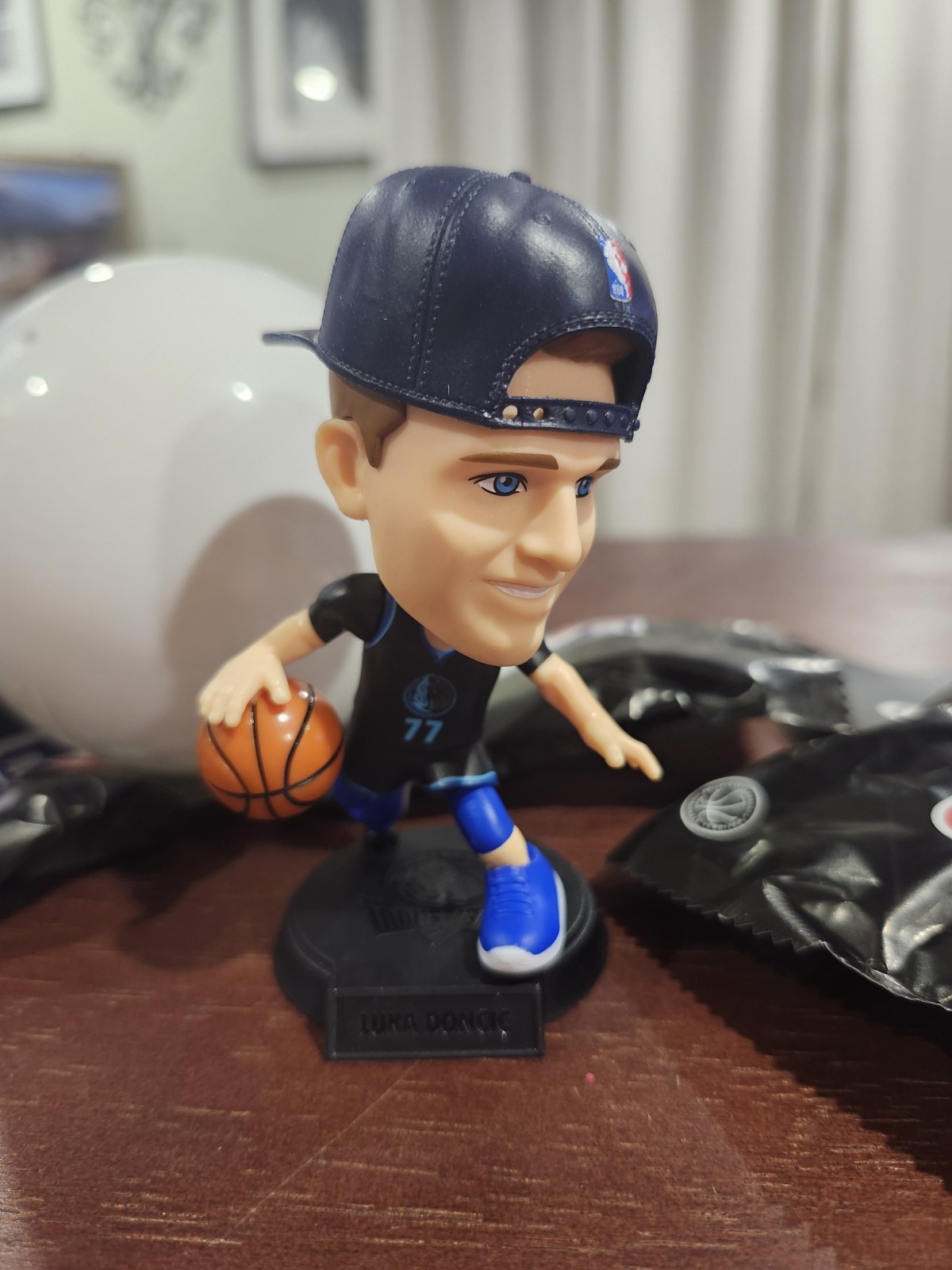 Zuru Ballers Series 3 NBA Luka Doncic Rare Dallas Mavericks 