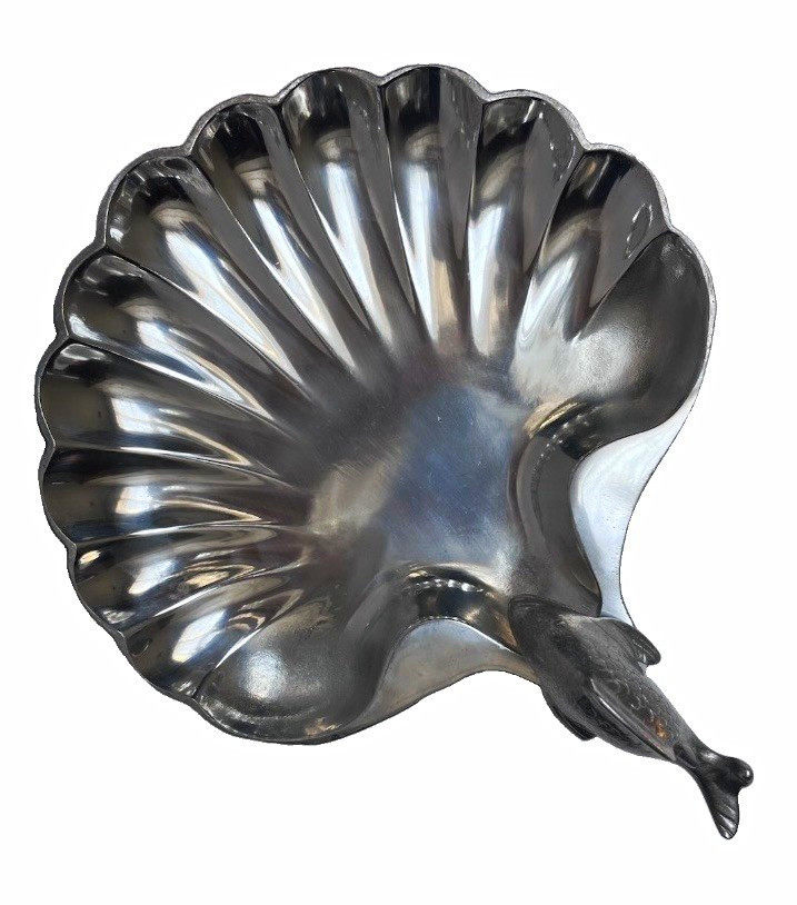 Vintage Pewtarex York PA Fan Shell Dish with Fish Handle Pewter 10.5” x 9.5” Vintage Pewtarex York PA Fan Shell Dish with Fish Handle Pewter 10.5” x 9.5”
