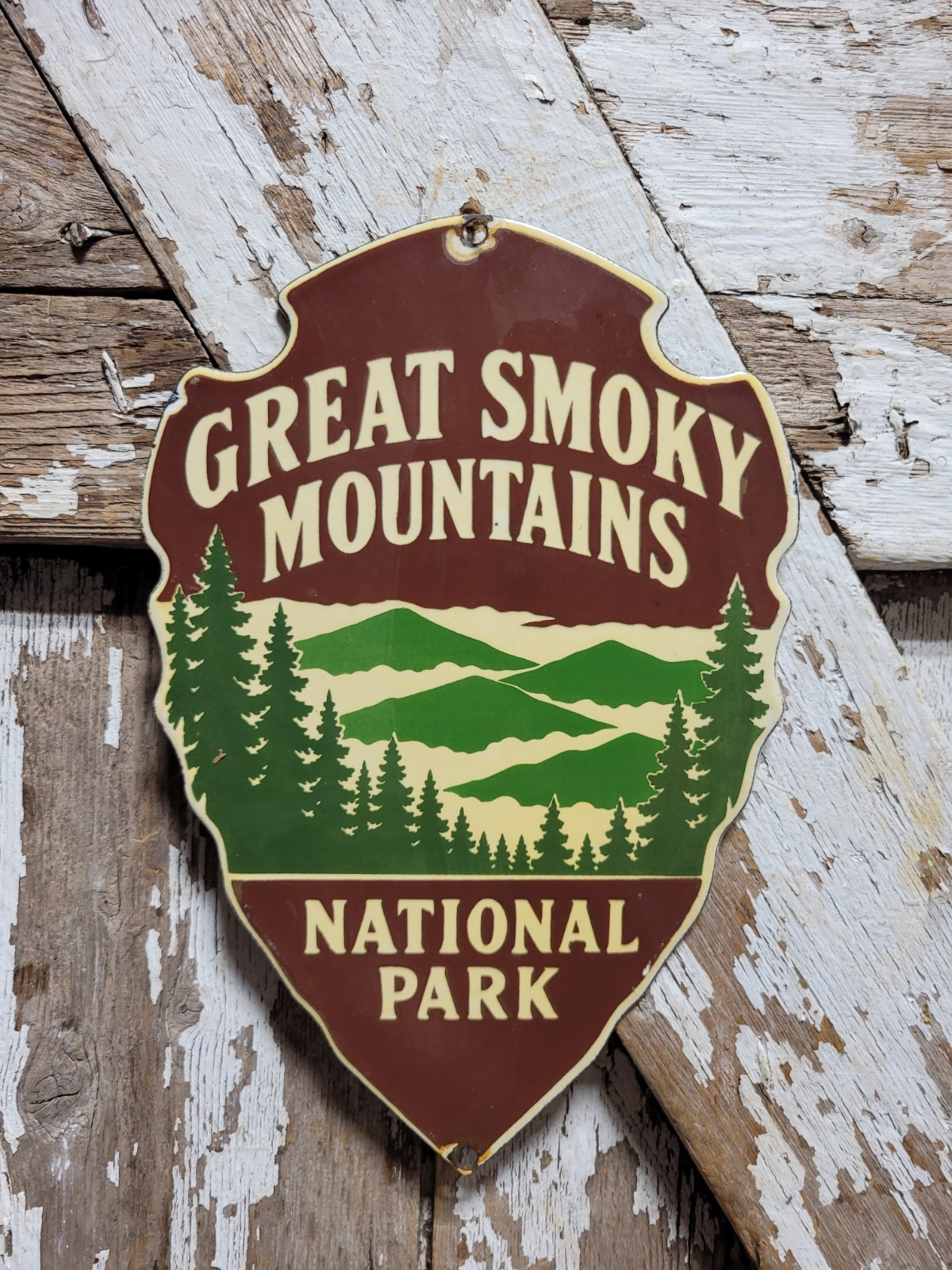 VINTAGE GREAT SMOKY MOUNTAINS PORCELAIN SIGN OLD NATIONAL PARK ARROWHEAD BEARS