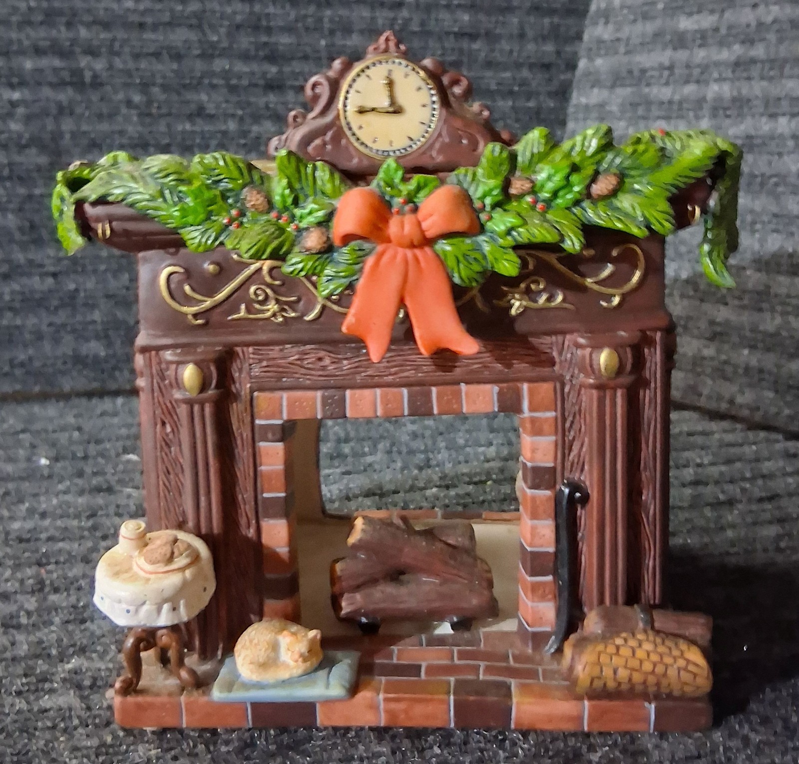 PartyLite P9972 Comfy Cozy Aroma Melts Warmer Christmas Fireplace Retired Box