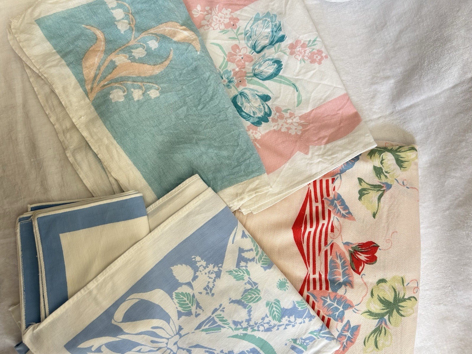 Vintage 1950's Lot 2 Tablecloths 8 Placemats 4 Napkins to Use Crafts Pink Blue Vintage 1950's Lot 2 Tablecloths 8 Placemats 4 Napkins to Use Crafts Pink Blue