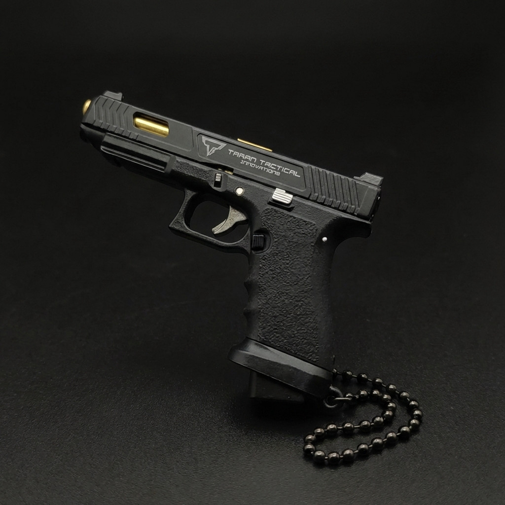 1:3 TTi G.34 Combat Master Mini Metal Toy Gun Keychain