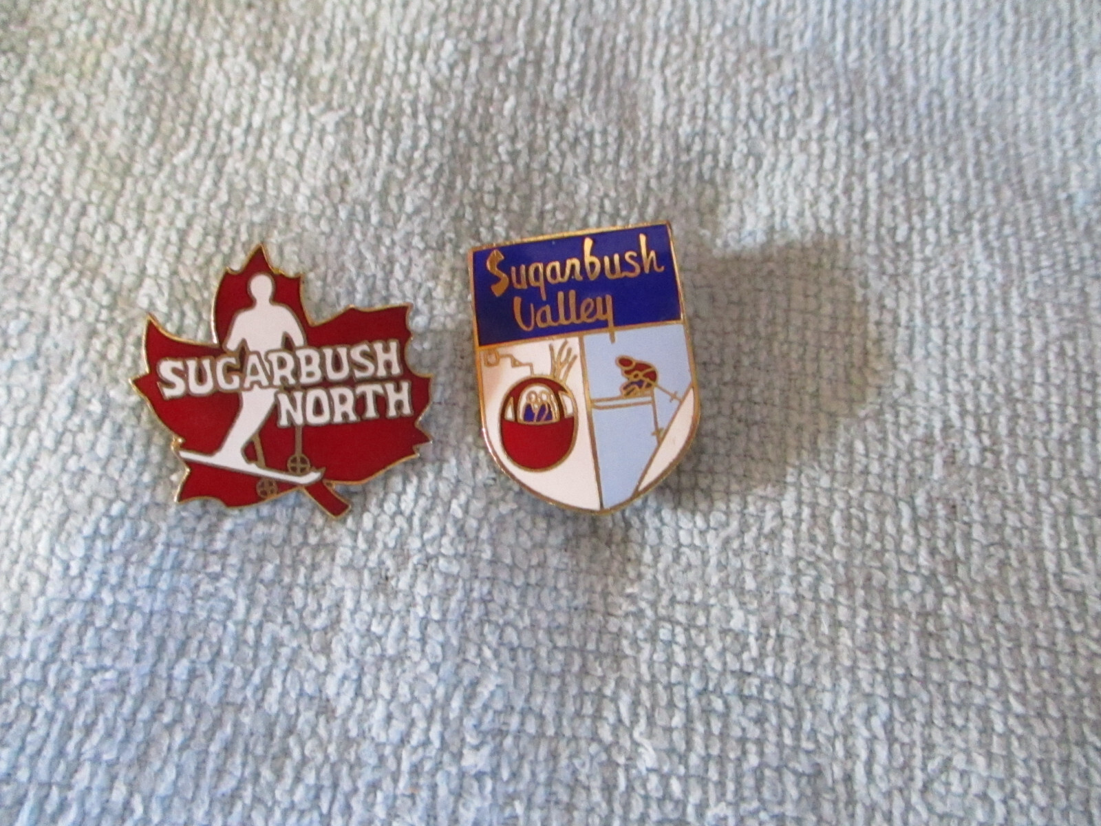 SUGARBUSH VALLEY Vintage Ski Pins Skiing Souvenir VERMONT Resort Travel Lapel