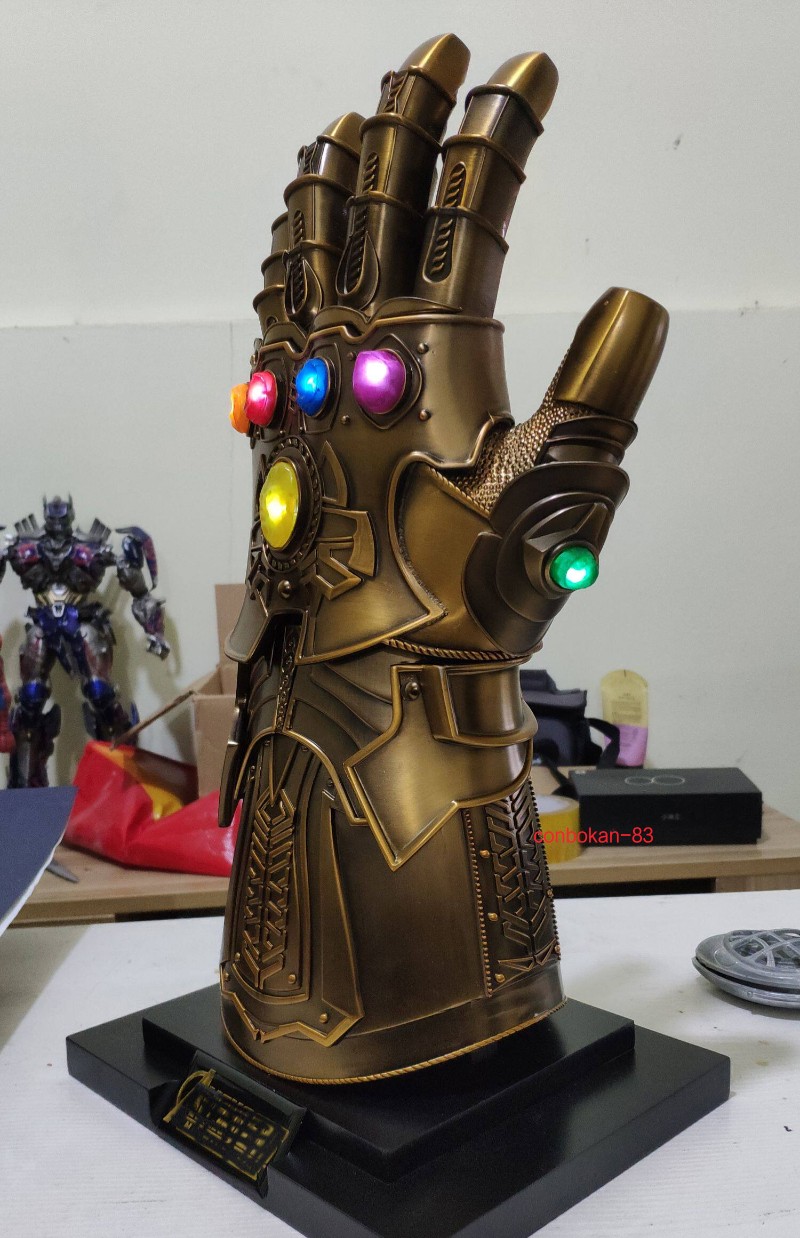 Infinity Gauntlet Anime Glove Cosplay Prop 1:1 Wearable Led Statue Birthday Gift