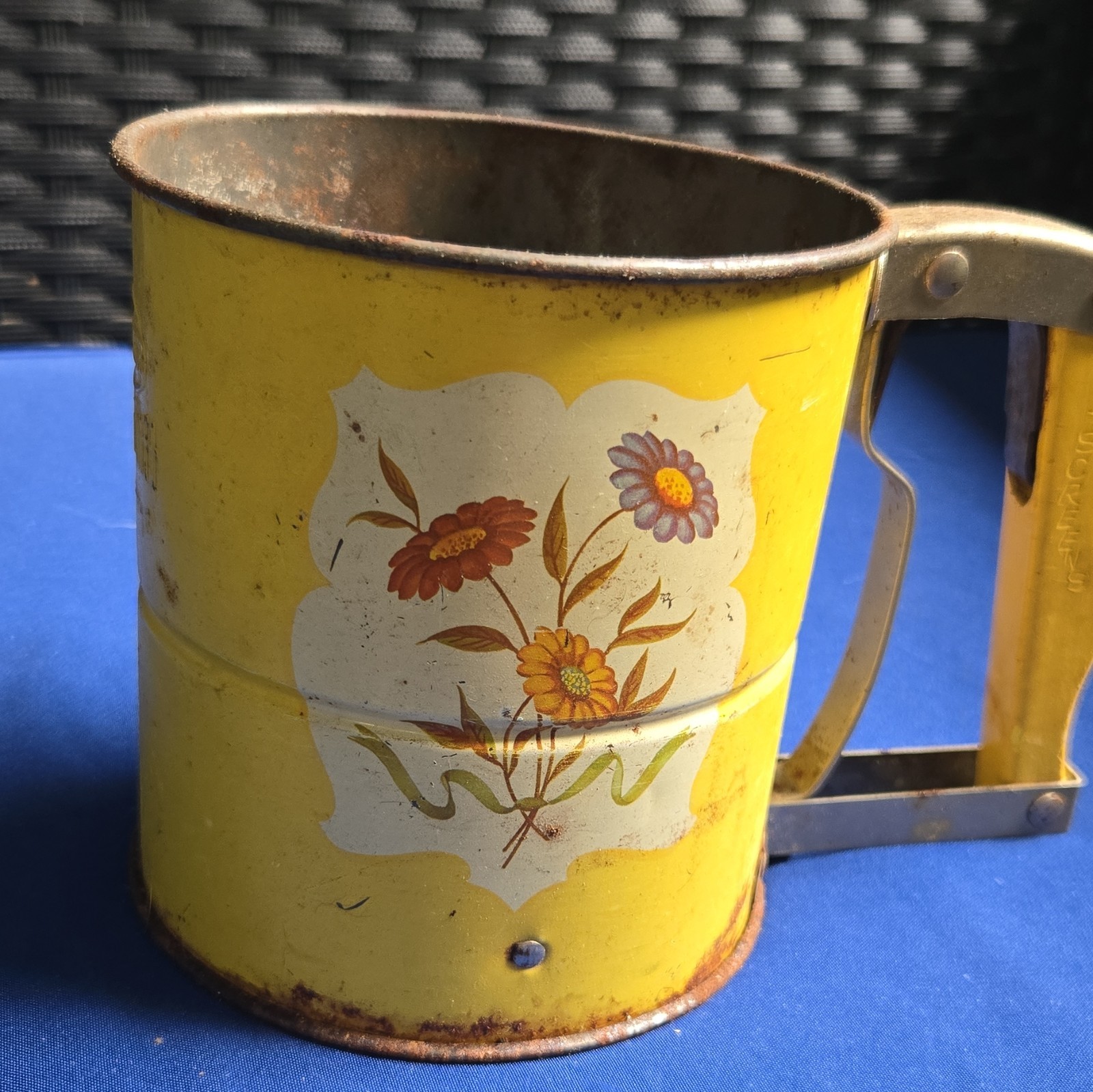 Androck Vintage Flour Sifter From 1950s-1960s Working Order Made In US Of A Androck Vintage Flour Sifter From 1950s-1960s Working Order Made In US Of A