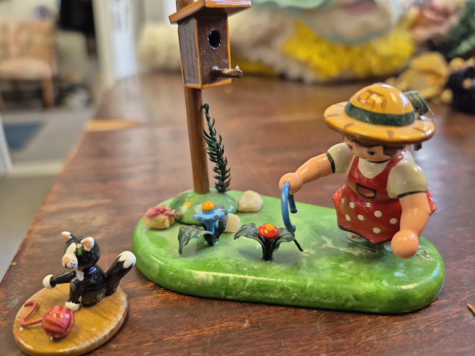 Hubrig Volkskunst Little Gardener Girl & Cat Wood Figurines Erzgebirge Germany