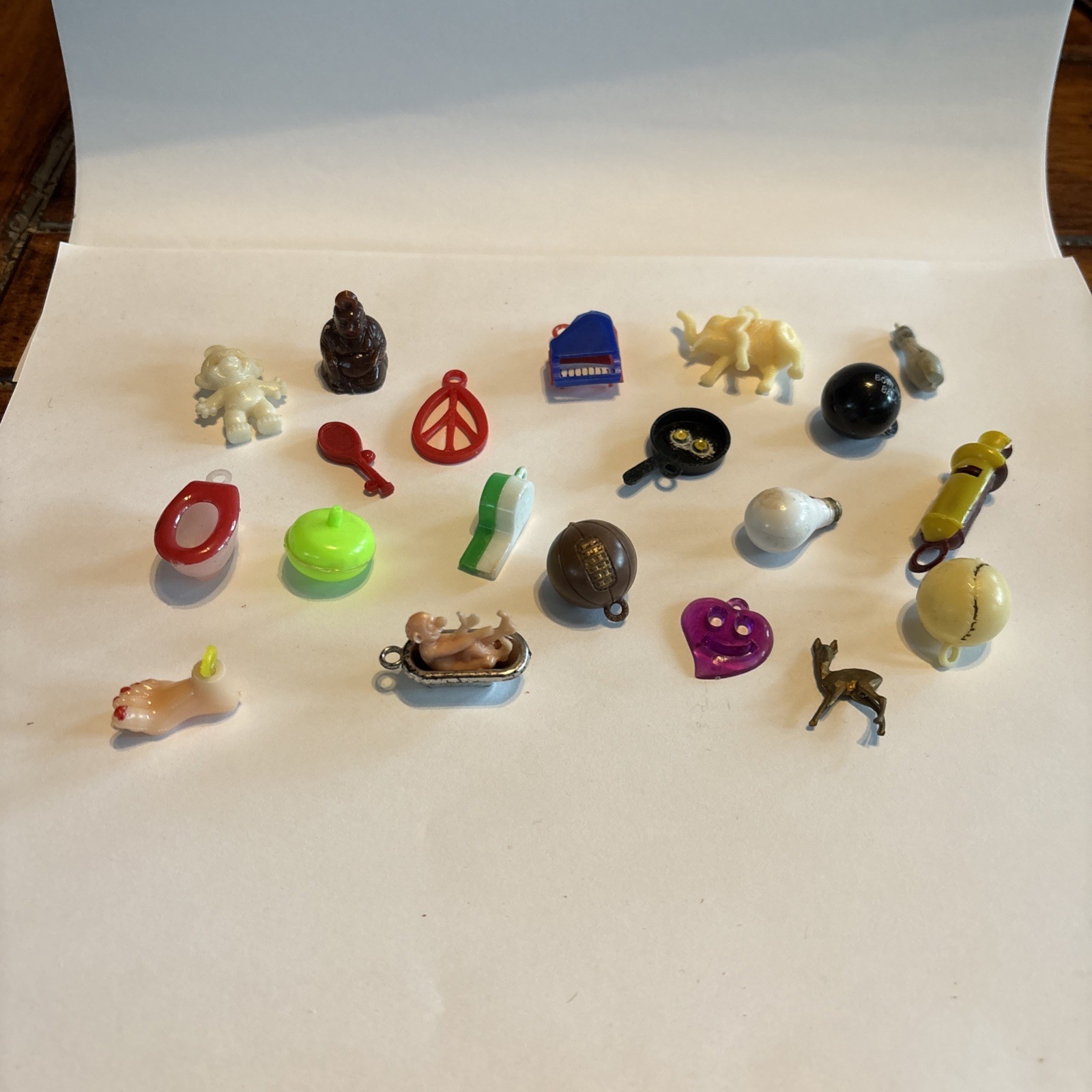 Vintage 1960-70’s Lot Of 20 Gumball Charms/Cracker Jack Prizes Vintage 1960-70’s Lot Of 20 Gumball Charms/Cracker Jack Prizes