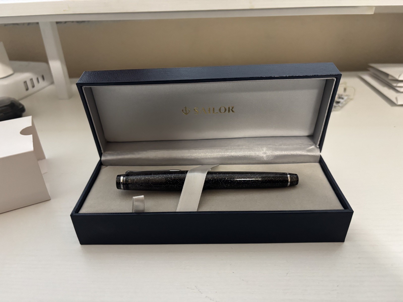 Sailor Pro Gear Slim (PGS) Celestial Gray 14k Gold MF Nib