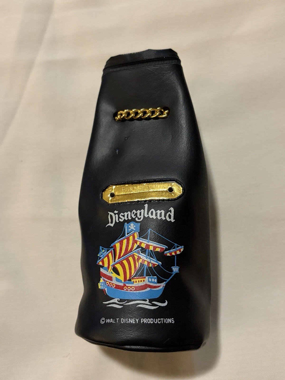 Vintage Disneyland Pirates Of The Caribbean Locking Coin Purse W/keys Pirates Vintage Disneyland Pirates Of The Caribbean Locking Coin Purse W/keys Pirates