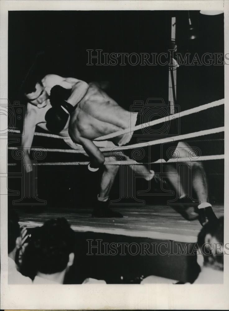 1937 Press Photo Francisco Risiglione vs Joe Tierney Amateur boxing Dallas Texas