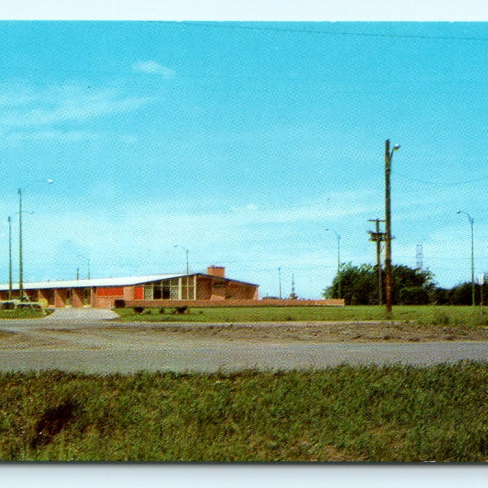 c1960s Winnipeg Manitoba Canada Le Voyageur Motel Best Western AAA Postcard Vtg c1960s Winnipeg Manitoba Canada Le Voyageur Motel Best Western AAA Postcard Vtg